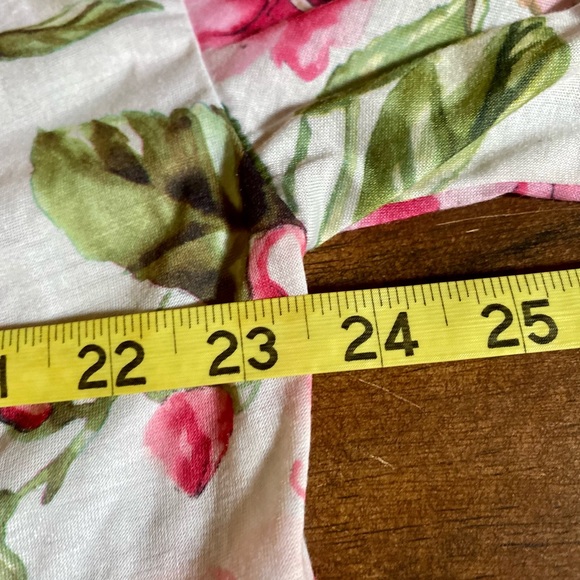 🔥Show me your Mu Mu Brie Robe Roses🔥 no belt - Picture 8 of 8